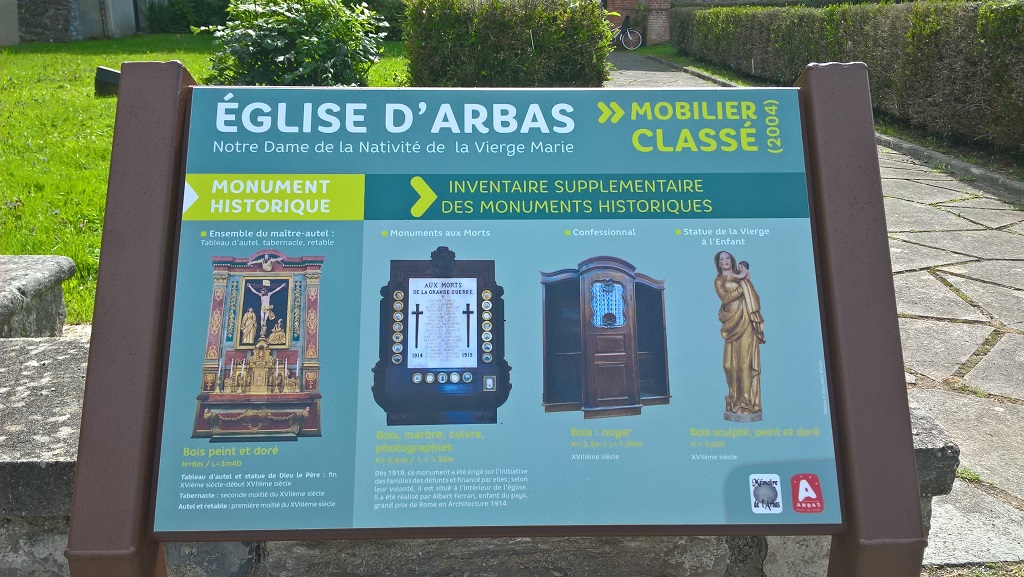 Table de lecture à l'église