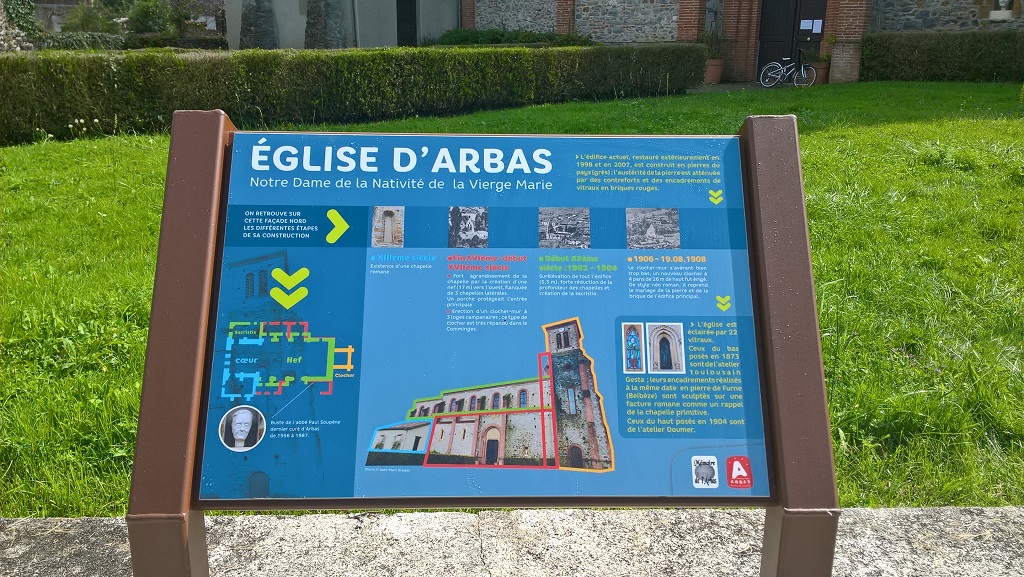 Table de lecture à l'église